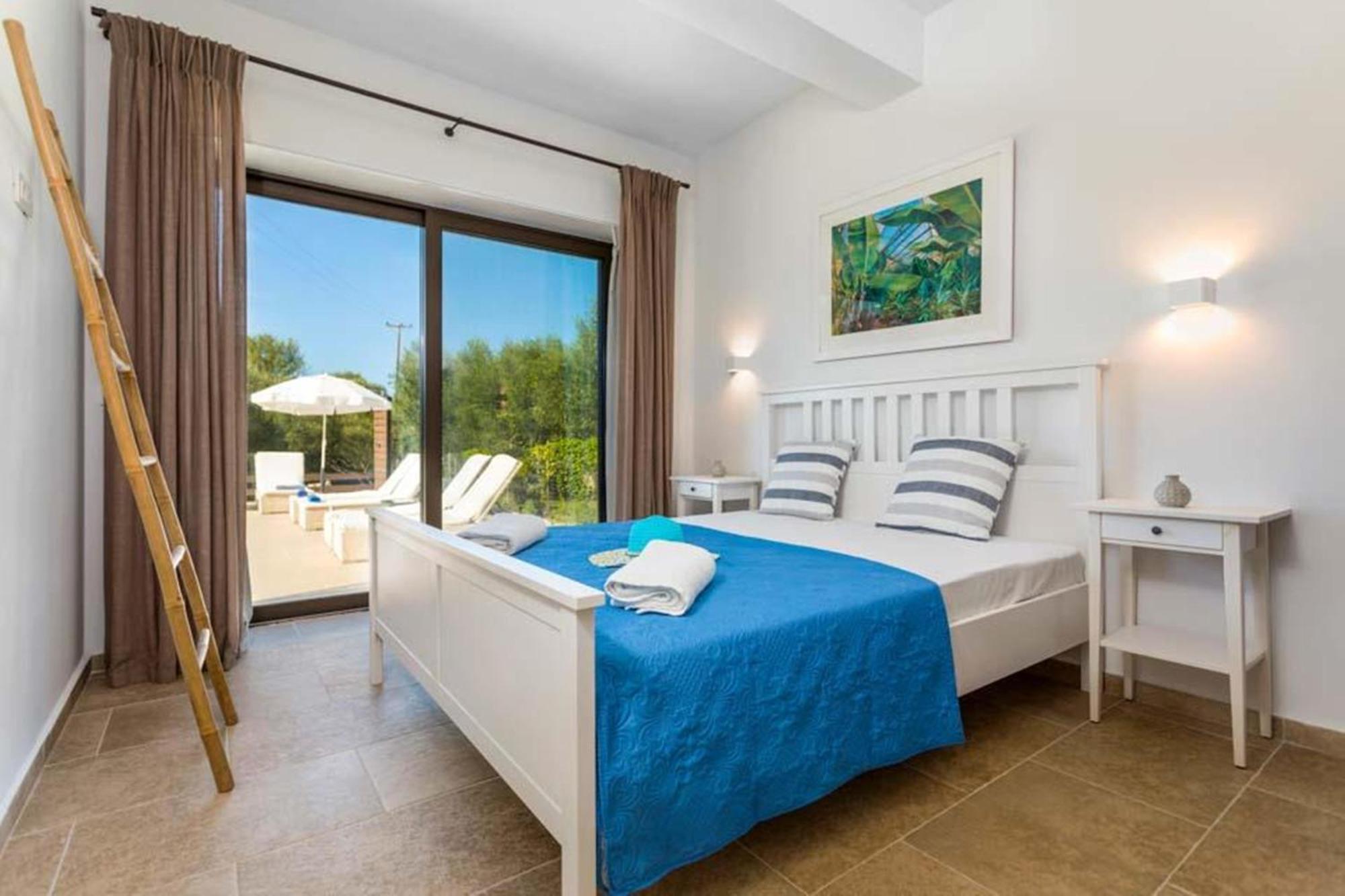 Astarte Villas - Petra Elia Private Villa With Pool Plános Zewnętrze zdjęcie