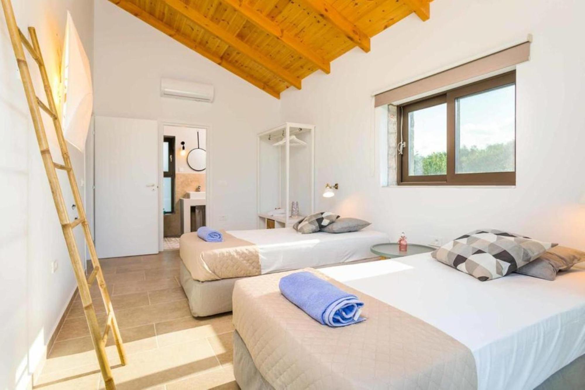 Astarte Villas - Petra Elia Private Villa With Pool Plános Zewnętrze zdjęcie